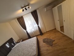 Titan, Piata Trapezului, 1 minut metrou 1 Decembrie 1918